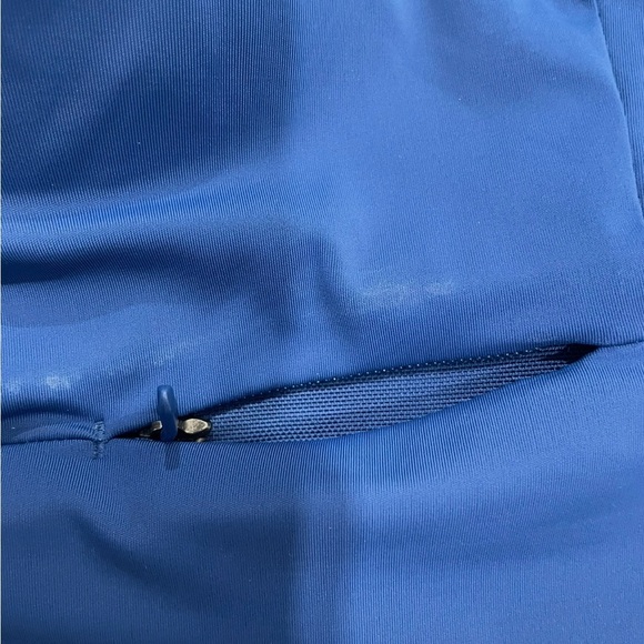 Athleta Blue Suryana Strappy Sport Bra Size 36B/B Yoga Hiking Pilates Athletic - Picture 5 of 9